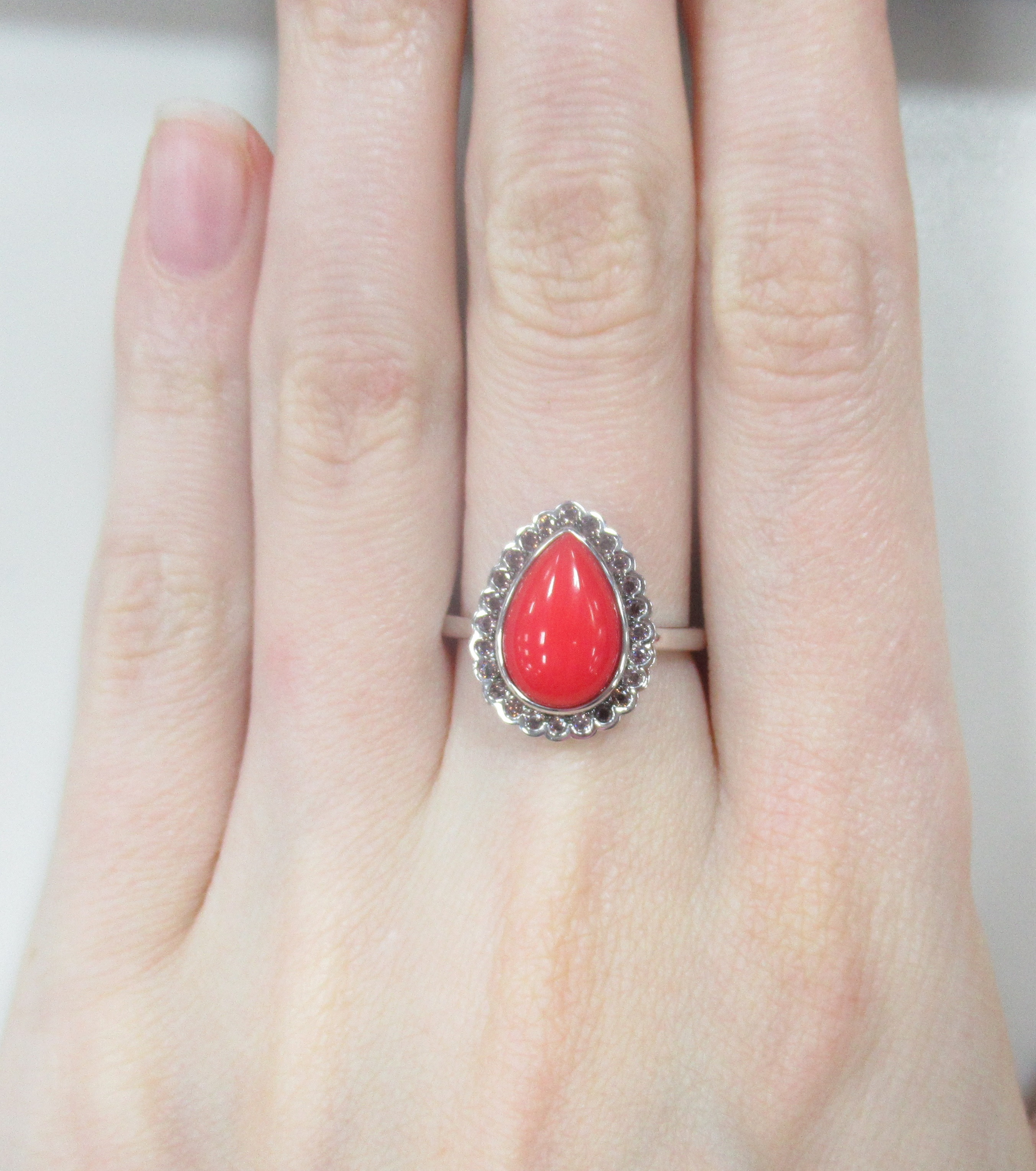 Серебряное кольцо с кораллом